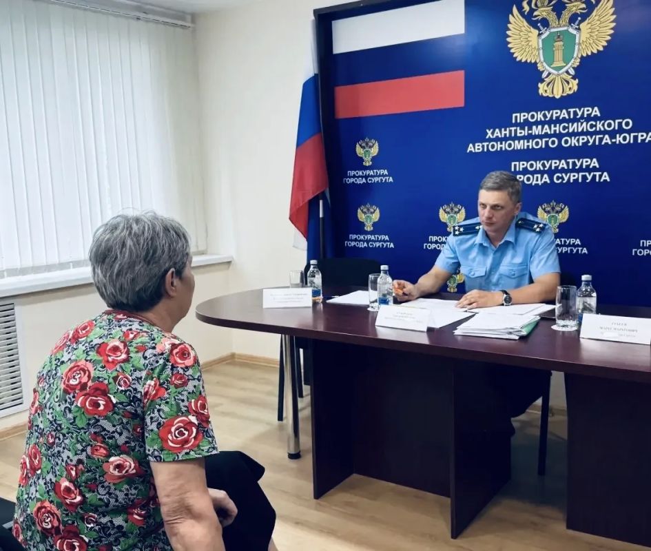 Заместитель прокурора автономного округа Григорий Сухоруков провел личный прием жителей г. Сургута Заместитель прокурора автономного округа Григорий Сухоруков провел личный прием жителей г. Сургута