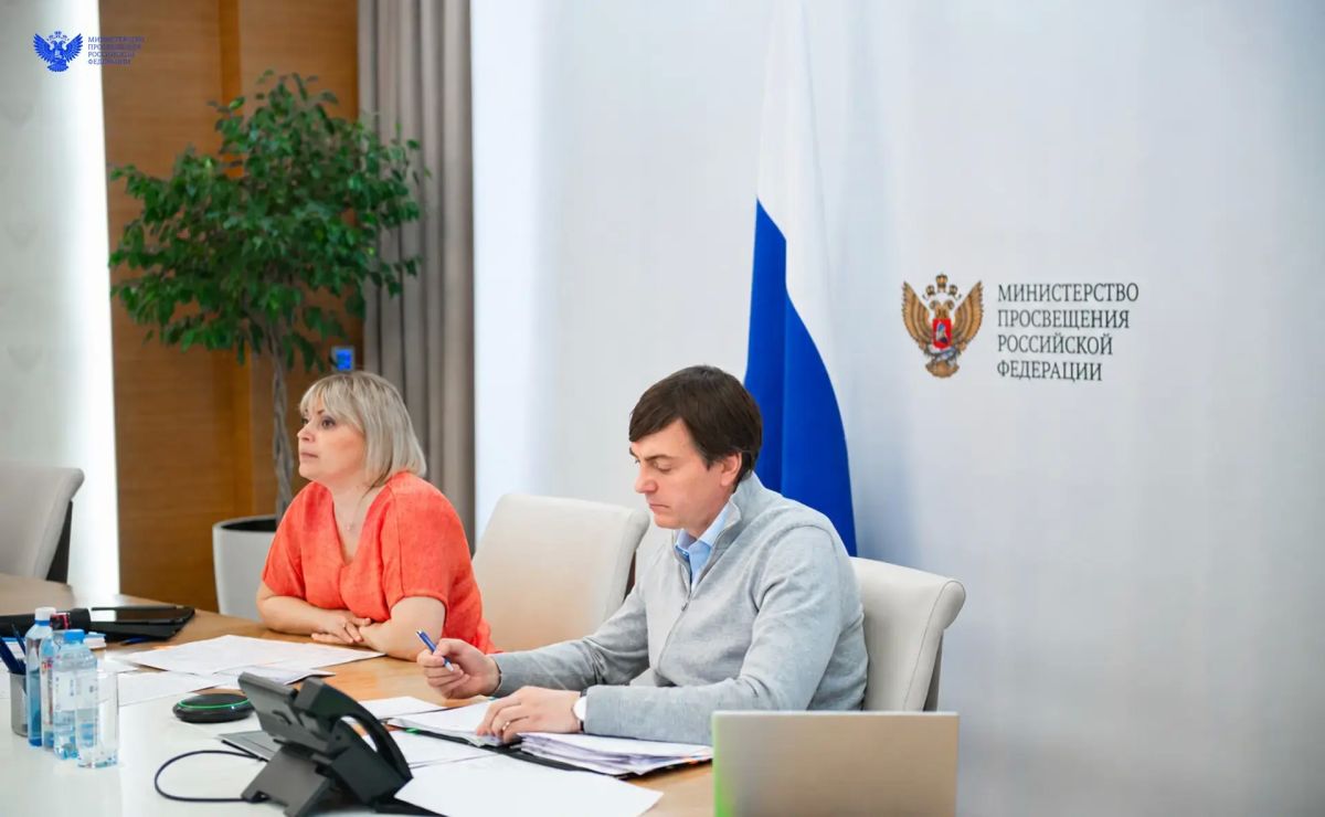 Сергей Кравцов совместно с членами ВЭПС обсудил итоги 2025/26 учебного года Сергей Кравцов совместно с членами ВЭПС обсудил итоги 2025/26 учебного года