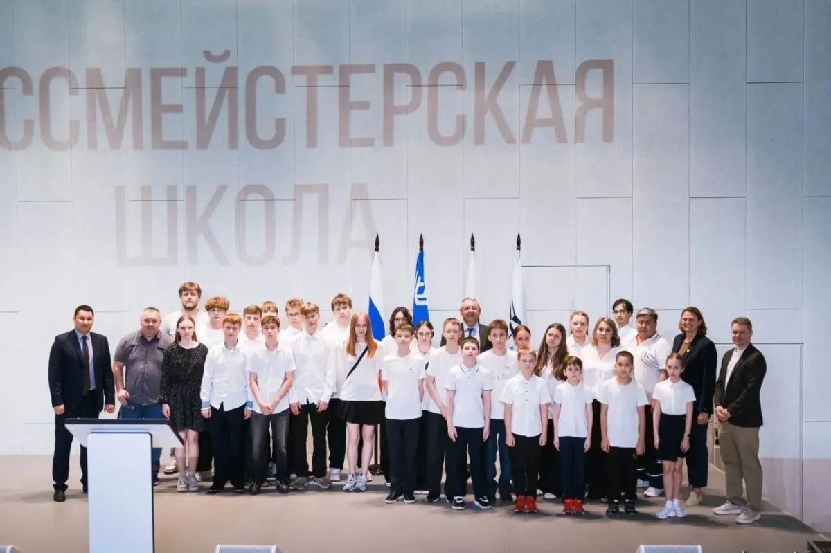Гроссмейстерскую школу открыли в Югре на базе физико-математического лицея-интерната Гроссмейстерскую школу открыли в Югре на базе физико-математического лицея-интерната