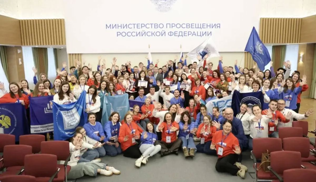 Дмитрий Чернышенко: Вожатые – это проводники, которые указывают верный путь и прививают настоящие ценности детям Дмитрий Чернышенко: Вожатые – это проводники, которые указывают верный путь и прививают настоящие ценности детям