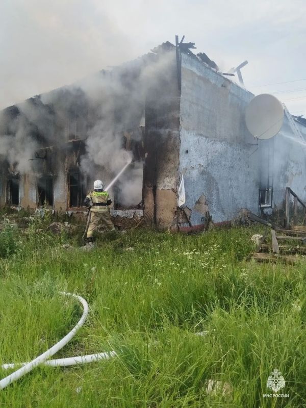В поселке Солнечный Сургутского района пожарные ликвидировали возгорание в расселенном доме В поселке Солнечный Сургутского района пожарные ликвидировали возгорание в расселенном доме