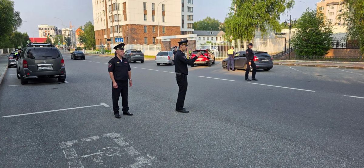 В Ханты-Мансийском автономном округе – Югре сотрудники Госавтоинспекции проводят масштабные профилактические мероприятия на дорогах В Ханты-Мансийском автономном округе – Югре сотрудники Госавтоинспекции проводят масштабные профилактические мероприятия на дорогах