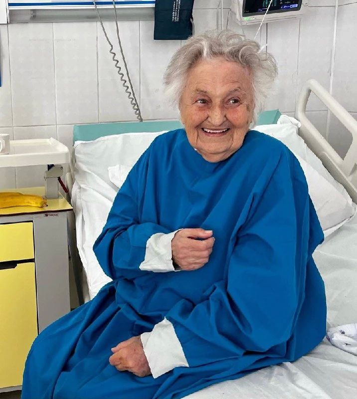 В Сургуте 92-летняя пациентка окружного Кардиодиспансера встретила день рождения в стационаре и поделилась секретом долголетия