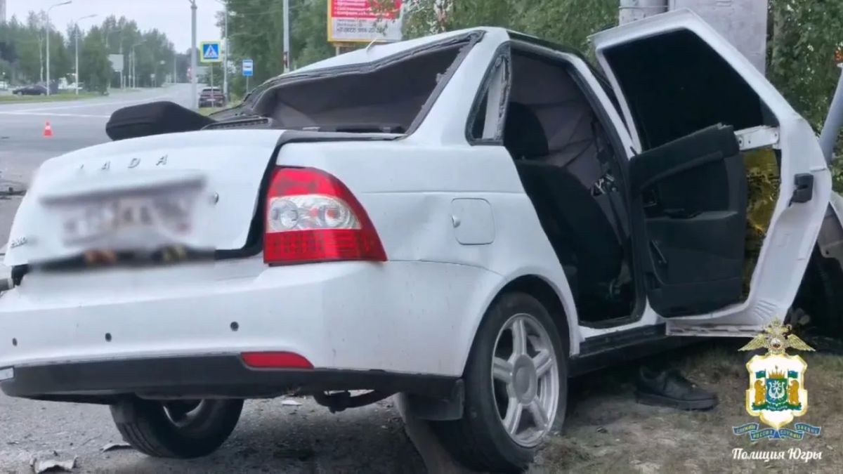 Два человека погибли и ещё двое получили травмы в результате жёсткого ДТП на перекрёстке в Сургуте, сообщили в местной Госавтоинспекции Два человека погибли и ещё двое получили травмы в результате жёсткого ДТП на перекрёстке в Сургуте, сообщили в местной Госавтоинспекции