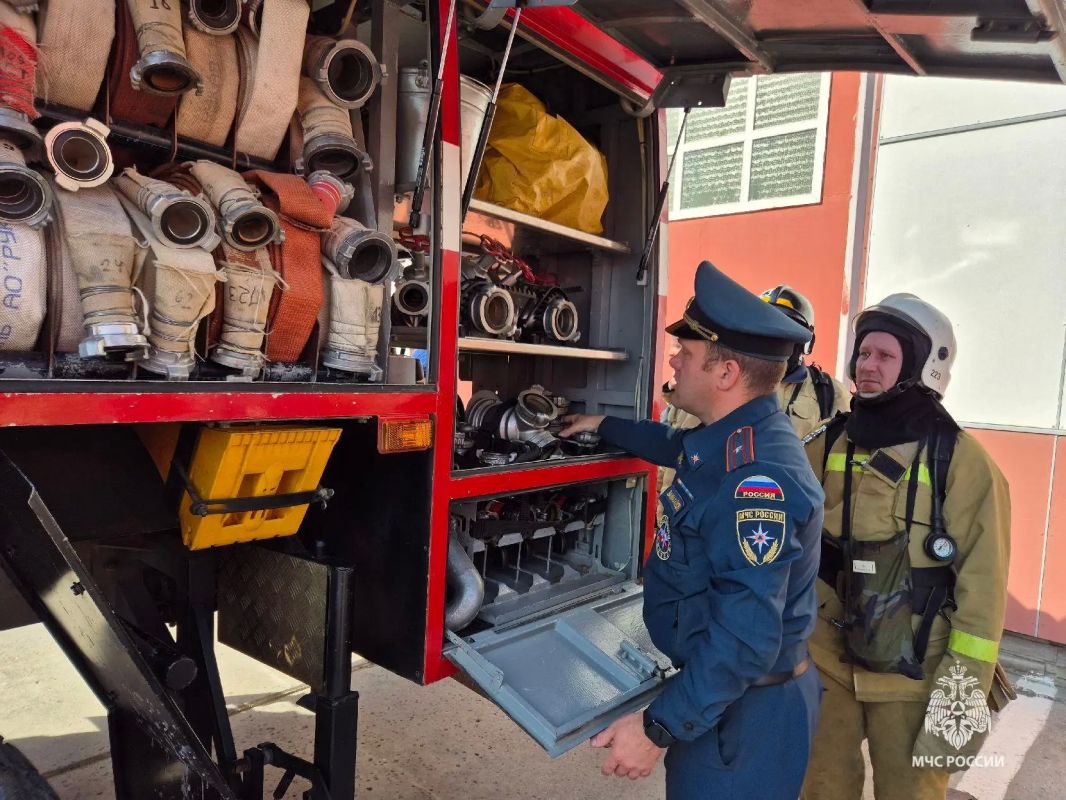 В Урае проведена проверка готовности опорного пункта по тушению крупных пожаров и проведению аварийно-спасательных работ В Урае проведена проверка готовности опорного пункта по тушению крупных пожаров и проведению аварийно-спасательных работ