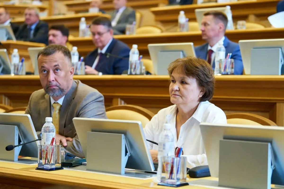 Руслан Кухарук поблагодарил за совместную работу депутатов Думы Югры седьмого созыва, чьи полномочия завершаются в этом году Руслан Кухарук поблагодарил за совместную работу депутатов Думы Югры седьмого созыва, чьи полномочия завершаются в этом году
