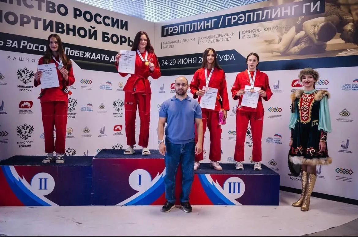 Вот это борьба! 20 медалей на российской арене Вот это борьба! 20 медалей на российской арене