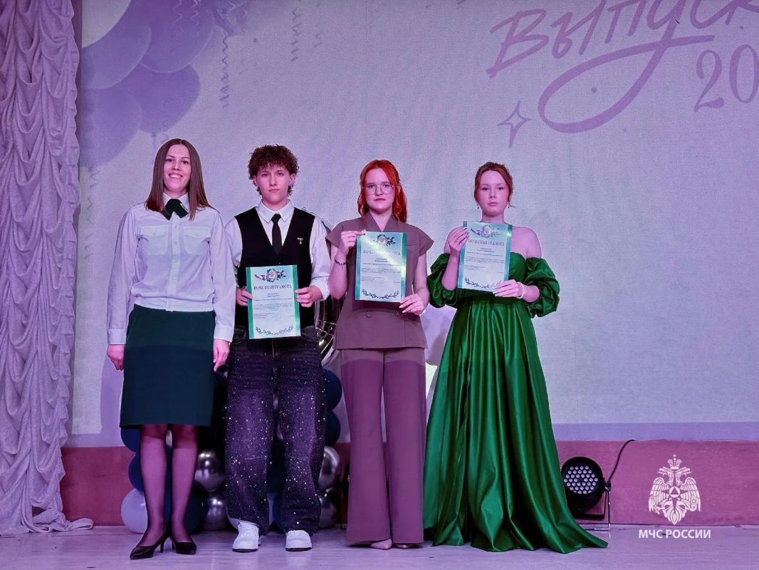 Сотрудники пожарного надзора приняли участие в выпускном вечере Березовской средней общеобразовательной школы Сотрудники пожарного надзора приняли участие в выпускном вечере Березовской средней общеобразовательной школы