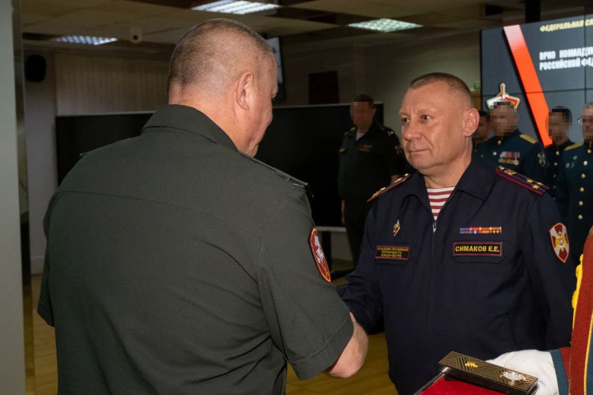 Звание «генерал-майора полиции» Указом Президента России присвоили Евгению Симакову, начальнику Управления Росгвардии по Югре