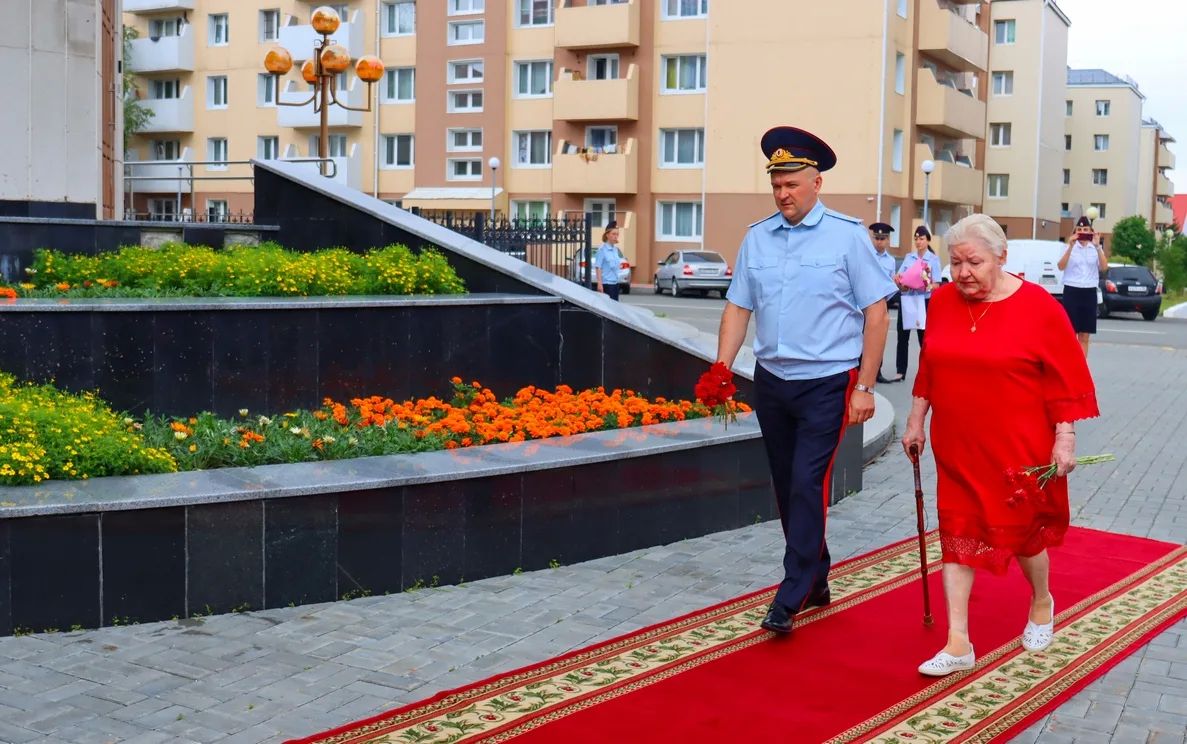 В УМВД России по Ханты-Мансийскому автономному округу – Югре прошли торжественные мероприятия, посвящённые 90-летию со дня образования Госавтоинспекции МВД России В УМВД России по Ханты-Мансийскому автономному округу – Югре прошли торжественные мероприятия, посвящённые 90-летию со дня образования Госавтоинспекции МВД России