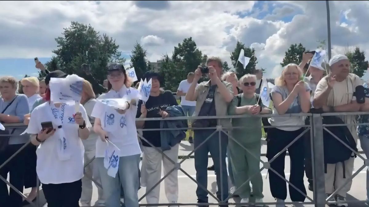 Сургут поздравил Калининский район Санкт-Петербурга с 90-летием! Сургут поздравил Калининский район Санкт-Петербурга с 90-летием!