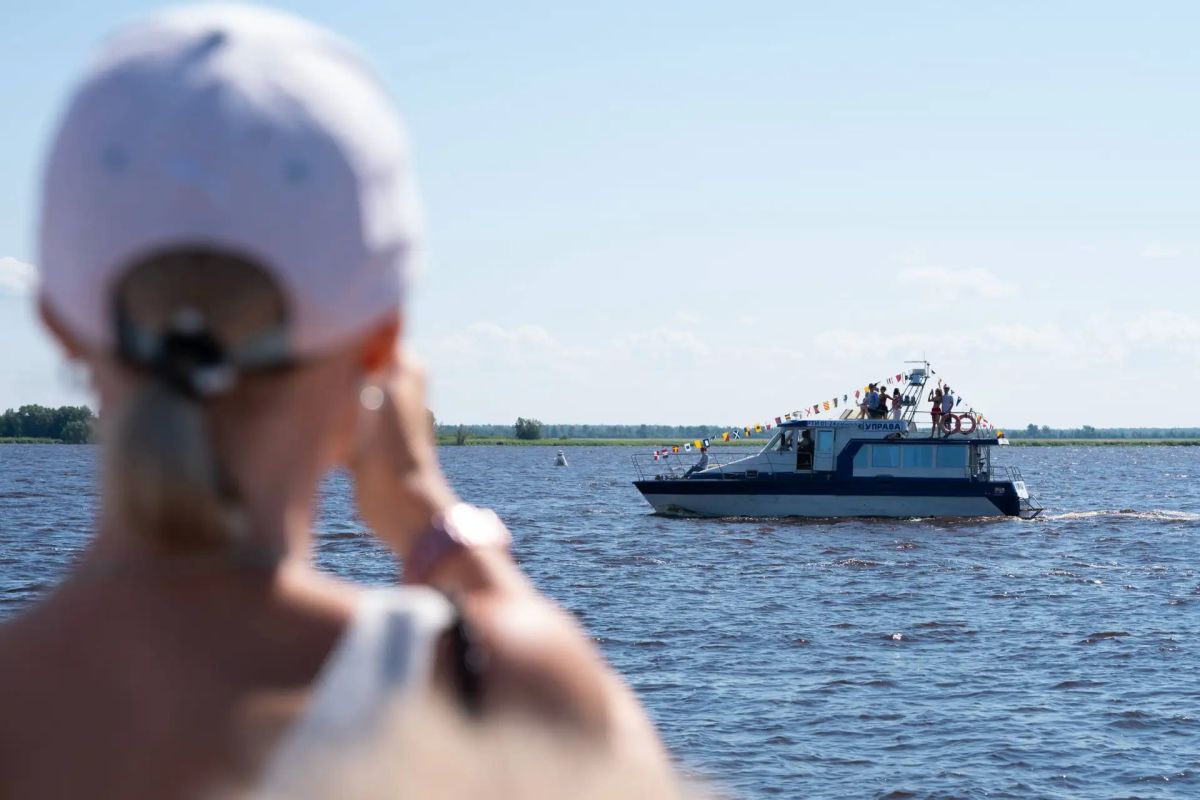 Губернатор Югры поздравил речников региона с праздником, пожелав стабильной навигации Губернатор Югры поздравил речников региона с праздником, пожелав стабильной навигации