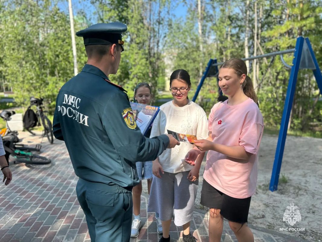 В Лангепасе детям и родителям напомнили о правилах безопасности в период каникул В Лангепасе детям и родителям напомнили о правилах безопасности в период каникул