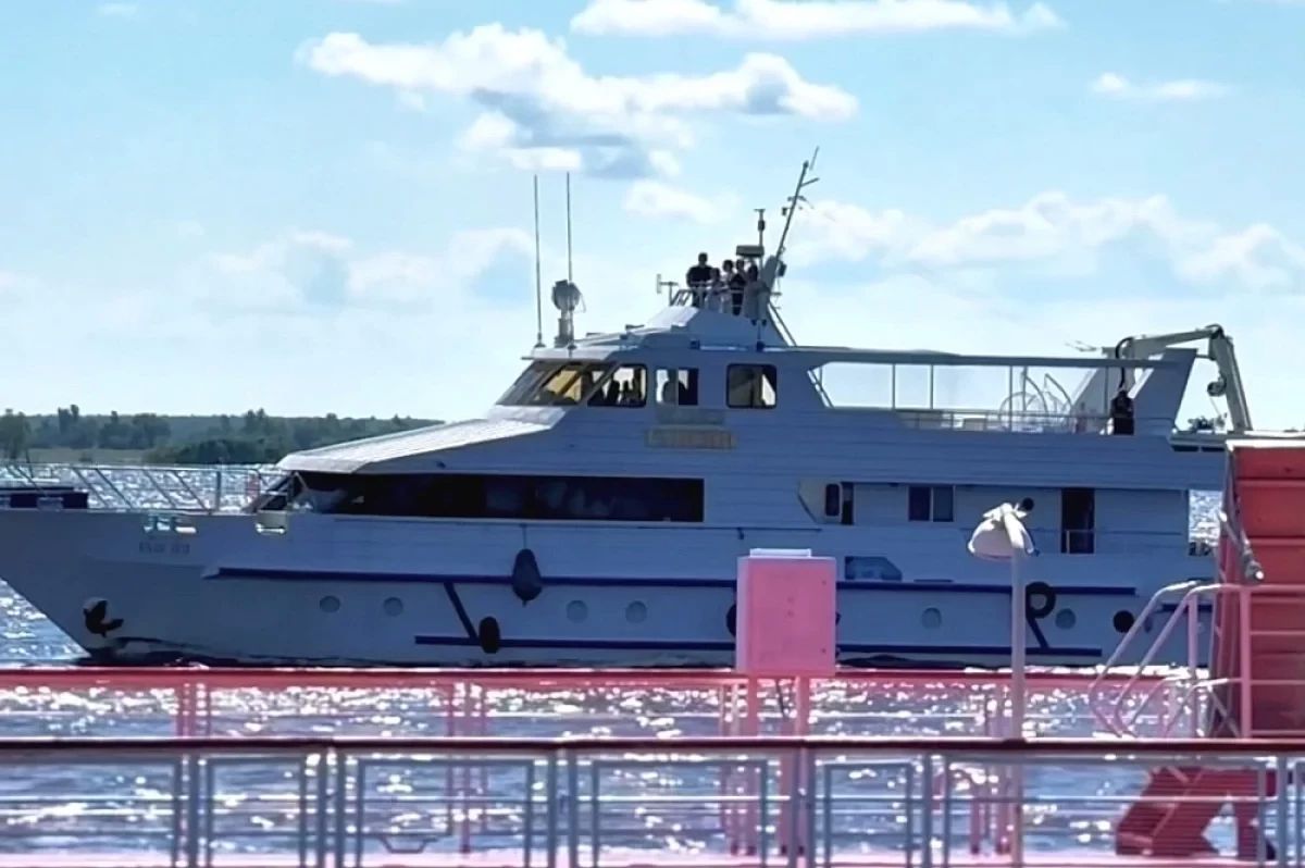 В Югре прошёл парад судов в честь Дня работников морского и речного флота