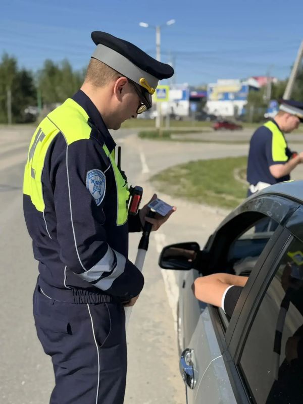 Госавтоинспекция и представители Добровольных народных дружин (ДНД) - вместе за безопасность на дорогах Югры Госавтоинспекция и представители Добровольных народных дружин (ДНД) - вместе за безопасность на дорогах Югры