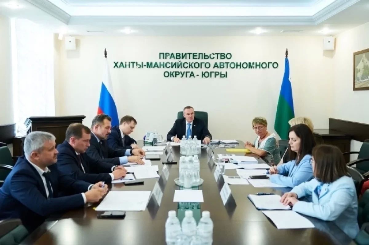 Губернатор Югры провел прием граждан по поручению президента РФ