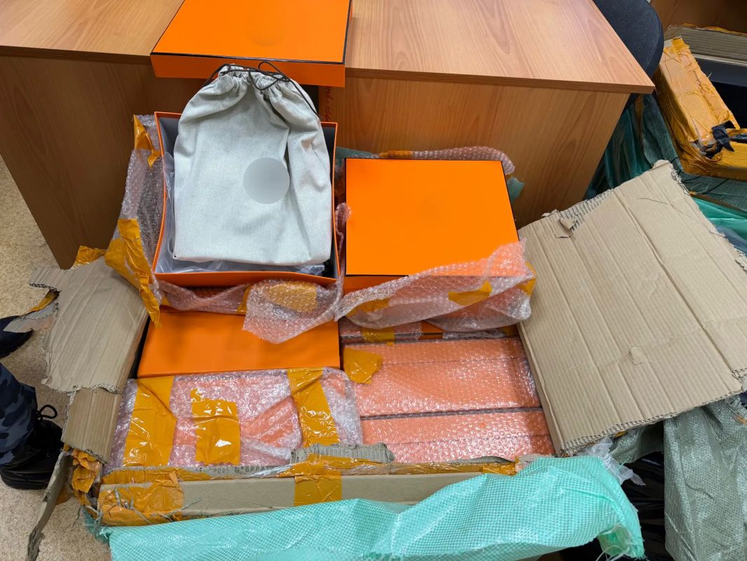 Chanel, Dior, Louis Vuitton, Gucci Chanel, Dior, Louis Vuitton, Gucci
