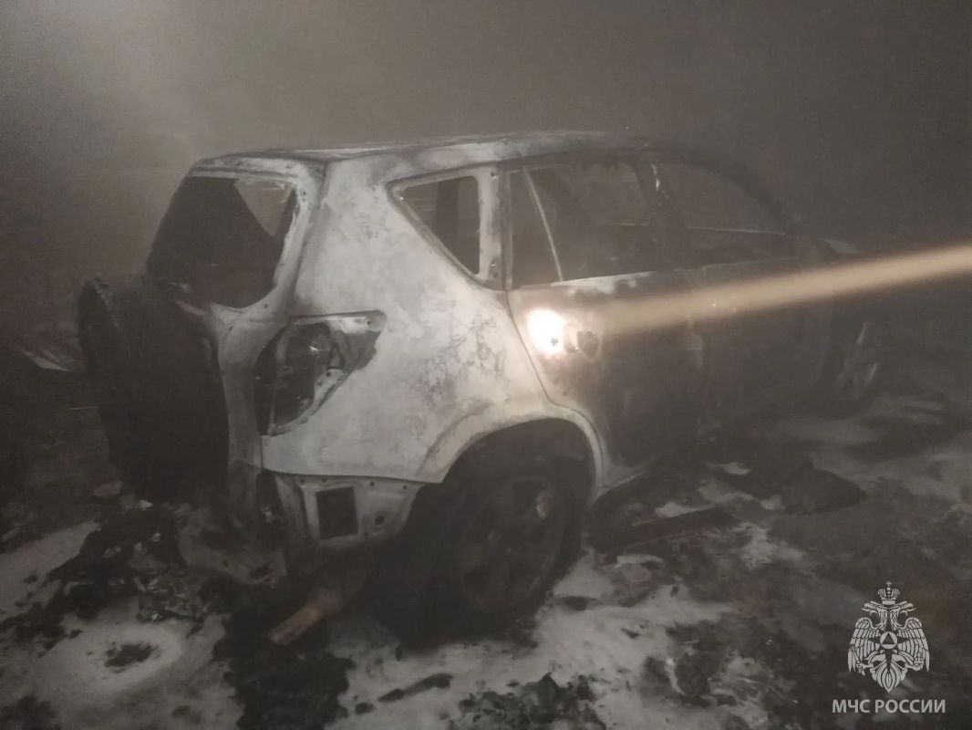 Пожар в гаражном боксе Ханты-Мансийска Пожар в гаражном боксе Ханты-Мансийска
