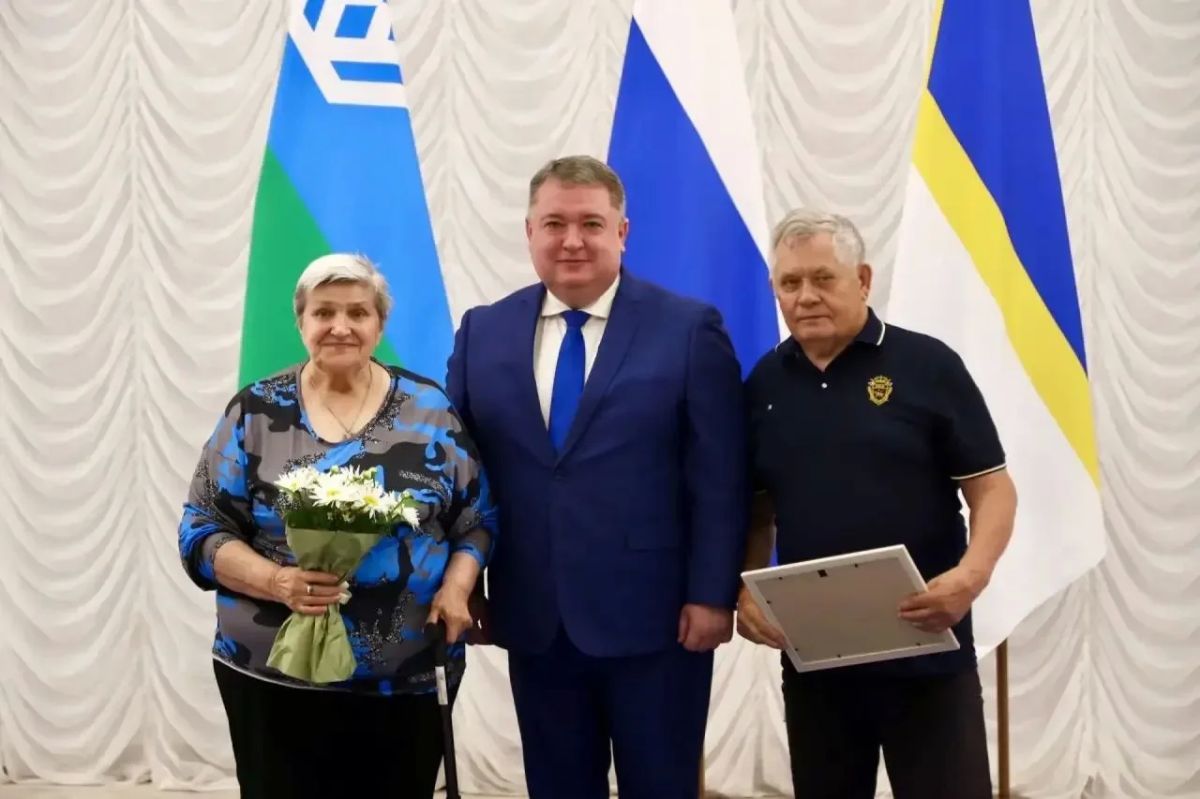 Глава Нижневартовска Дмитрий Кощенко поздравил горожан с Днем семьи, любви и верности Глава Нижневартовска Дмитрий Кощенко поздравил горожан с Днем семьи, любви и верности
