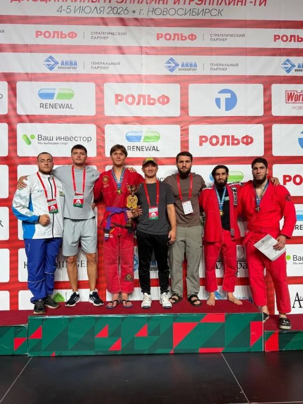 Югорские грэпплеры привезли два золота и серебро с чемпионата России