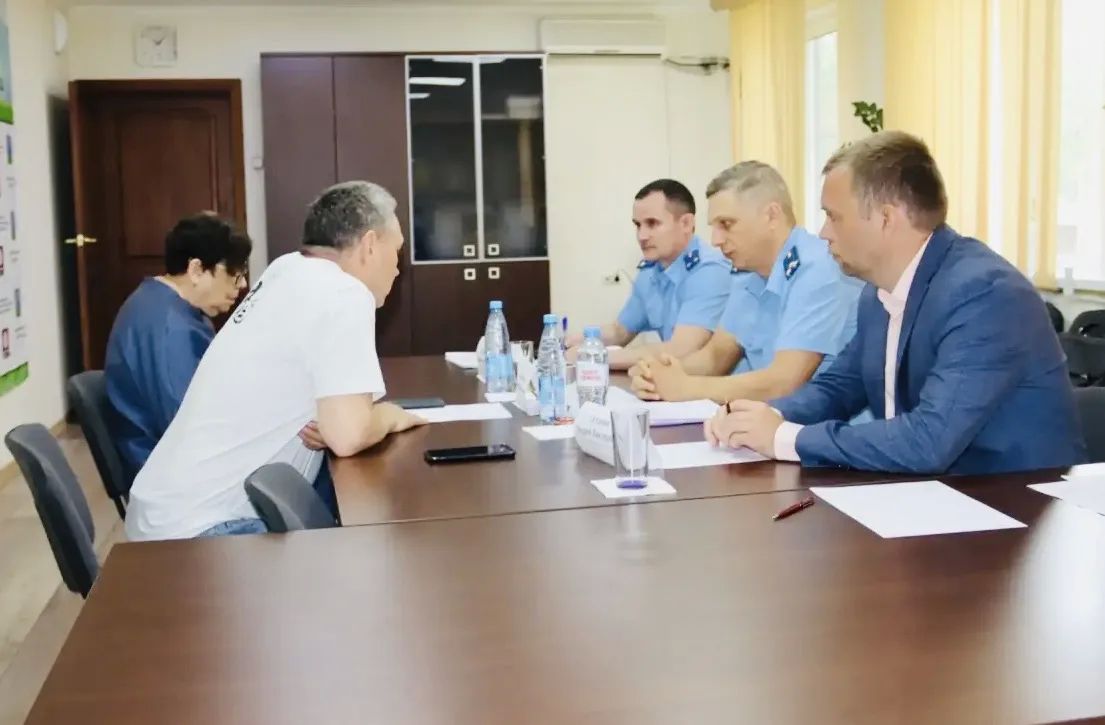 Заместитель прокурора автономного округа Григорий Сухоруков провел личный прием жителей Октябрьского района Заместитель прокурора автономного округа Григорий Сухоруков провел личный прием жителей Октябрьского района