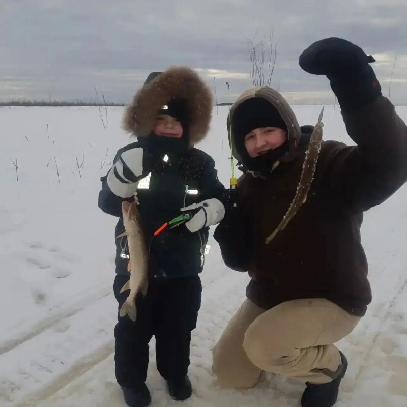 Ловись, рыбка, большая и маленькая: с Днем рыбака, Югра Ловись, рыбка, большая и маленькая: с Днем рыбака, Югра