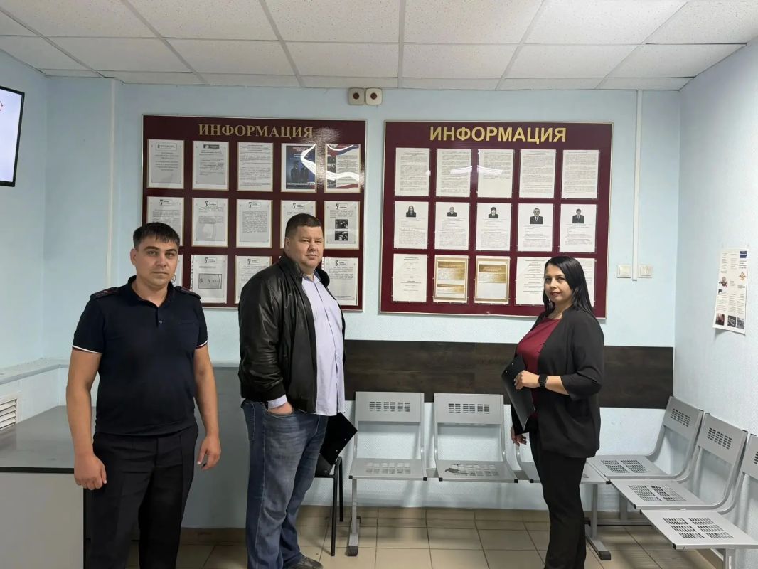 Члены ОНК ХМАО Югры оценили условия содержания в спецпомещении для задержанных в Излучинске