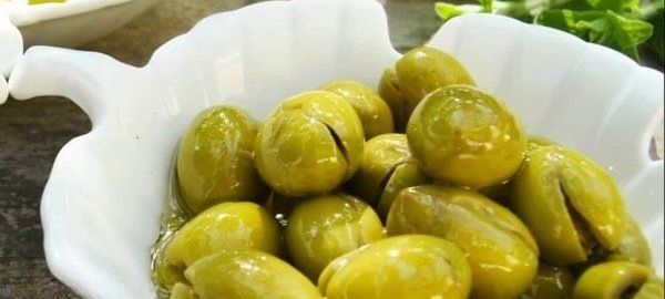 Маринованные оливки с лимонным соком: вкус древнегреческой кухни