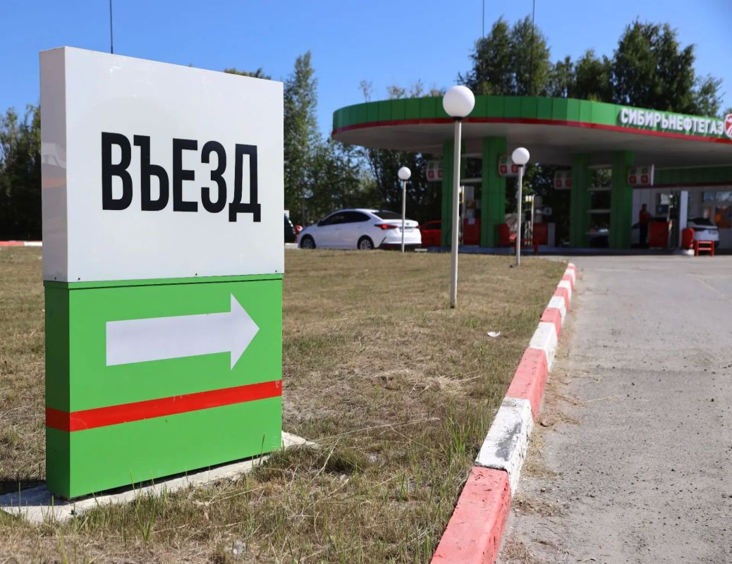 В рамках оперативного штаба при Губернаторе Руслане Николаевиче Кухаруке еще раз обсудили все принимаемые меры по обеспечению населения бензином, в том числе и в нашем городе В рамках оперативного штаба при Губернаторе Руслане Николаевиче Кухаруке еще раз обсудили все принимаемые меры по обеспечению населения бензином, в том числе и в нашем городе