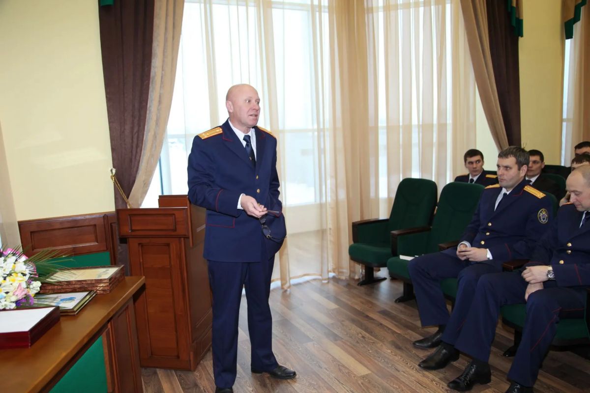 Коллектив следственного управления СК РФ по Ханты-Мансийскому автономному округу – Югре поздравляет с днем рождения ветерана органов следствия, полковника юстиции Сергея Леонидовича Пляченко Коллектив следственного управления СК РФ по Ханты-Мансийскому автономному округу – Югре поздравляет с днем рождения ветерана органов следствия, полковника юстиции Сергея Леонидовича Пляченко