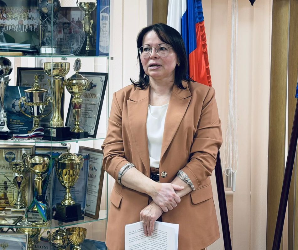 В прокуратуре Югры состоялось торжественное поздравление выпускников школ с успешным прохождением конкурсного отбора и получением направлений о целевом обучении в Институте прокуратуры Уральского государственного... В прокуратуре Югры состоялось торжественное поздравление выпускников школ с успешным прохождением конкурсного отбора и получением направлений о целевом обучении в Институте прокуратуры Уральского государственного...