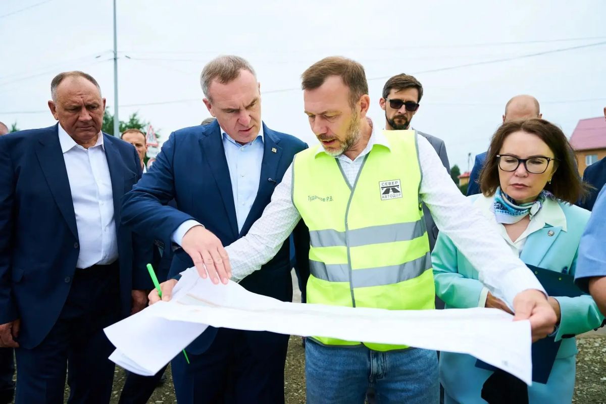 Руслан Кухарук провёл выездное заседание окружного правительства на ключевых стройках Ханты-Мансийска Руслан Кухарук провёл выездное заседание окружного правительства на ключевых стройках Ханты-Мансийска