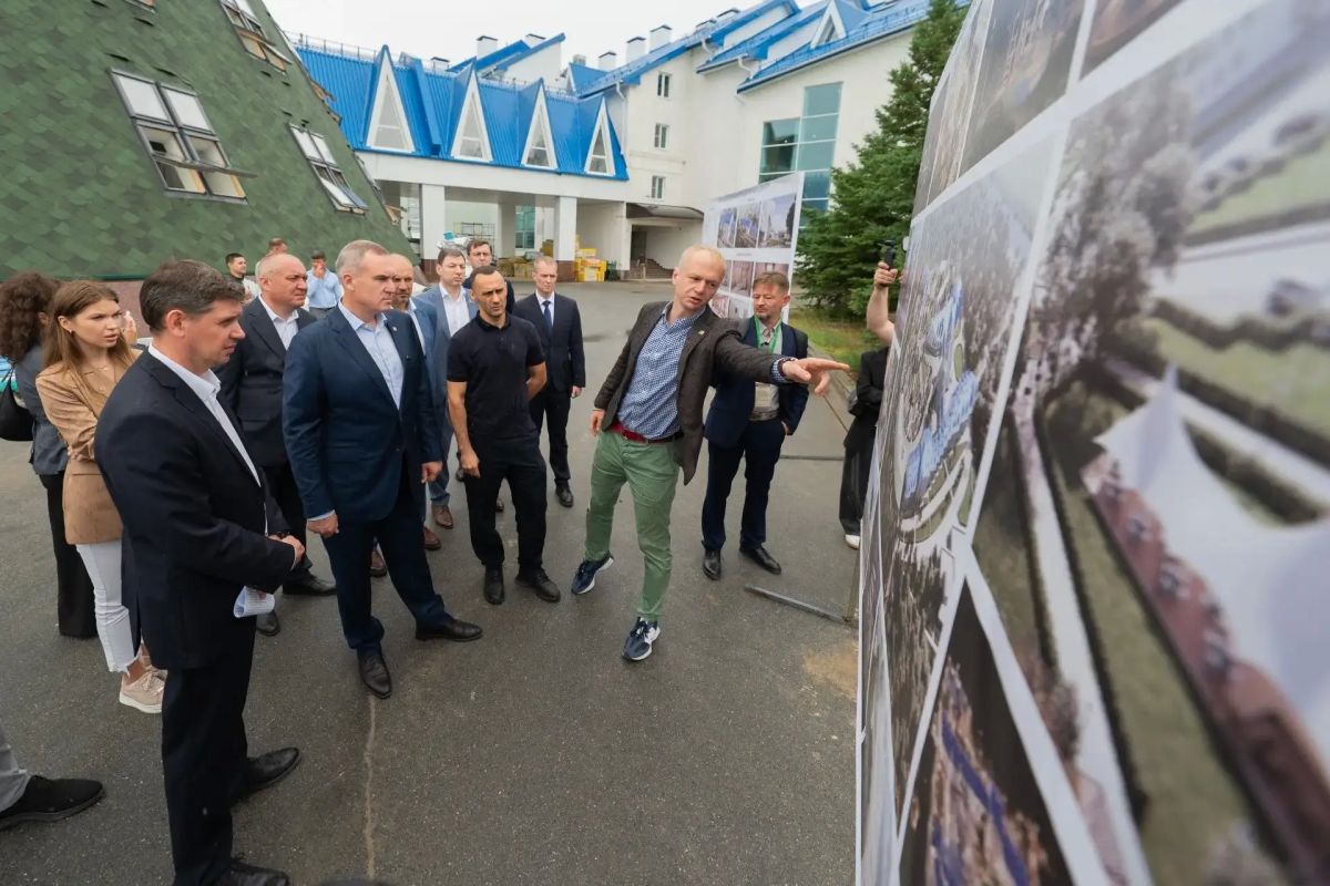 Руслан Кухарук провёл выездное заседание окружного правительства на ключевых стройках Ханты-Мансийска Руслан Кухарук провёл выездное заседание окружного правительства на ключевых стройках Ханты-Мансийска