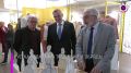 Старинные иконы, церковные венцы, предметы быта и народные костюмы
