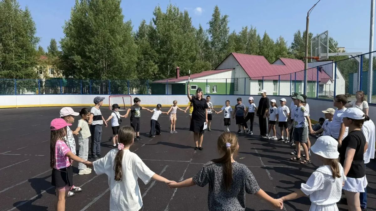 Общественность и Госавтоинспекция Югры вместе за "Безопасное лето" Общественность и Госавтоинспекция Югры вместе за "Безопасное лето"