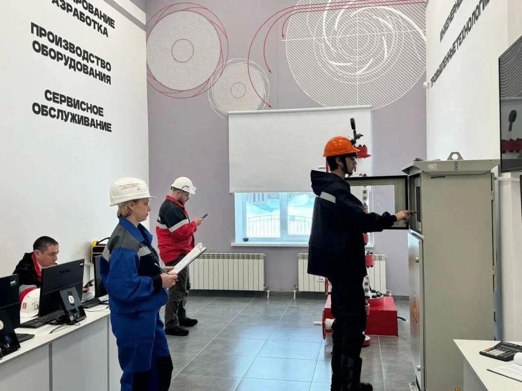 ХМАО побил рекорд по числу стобалльников на ЕГЭ ХМАО побил рекорд по числу стобалльников на ЕГЭ