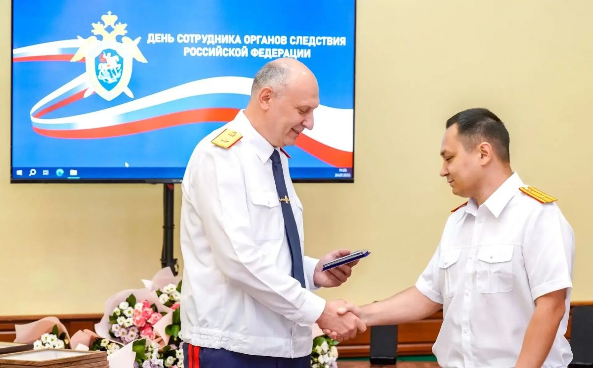 В следственном управлении Следственного комитета Российской Федерации по Ханты-Мансийскому автономному округу – Югре состоялось торжественное собрание, посвященное Дню сотрудника органов следствия Российской Федерации В следственном управлении Следственного комитета Российской Федерации по Ханты-Мансийскому автономному округу – Югре состоялось торжественное собрание, посвященное Дню сотрудника органов следствия Российской Федерации