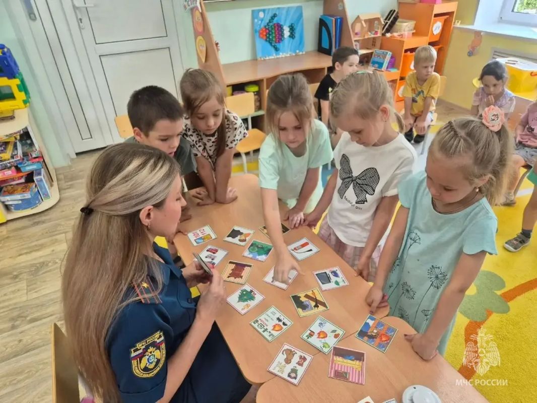 Чтоб пожара избежать, нужно детям это знать! Чтоб пожара избежать, нужно детям это знать!