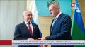 Руслан Кухарук вручил Сергею Маненкову нагрудный знак «Гордость Югры»