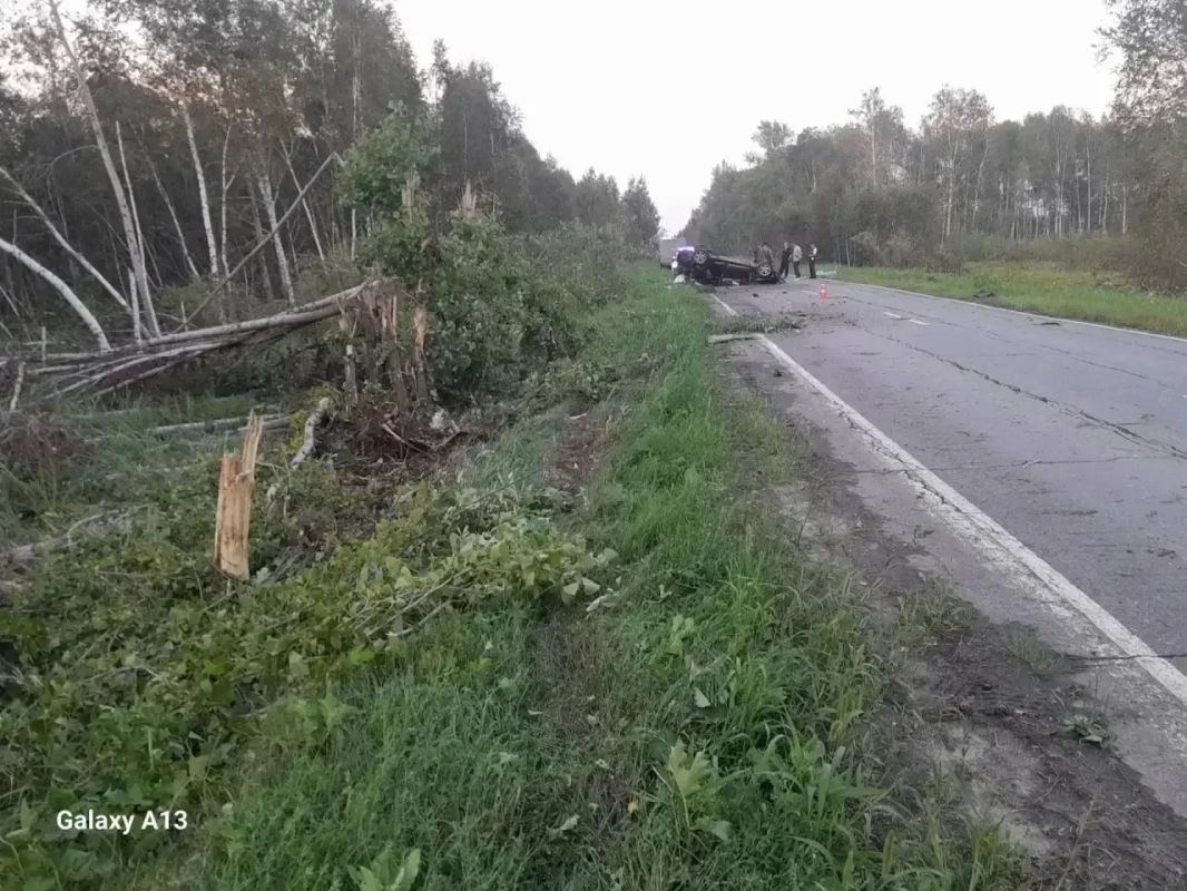 Сургутянин погиб накануне в Тюменской области. На 10-м километре автодороги Денисово-Архангельское в Ялуторовском округе автомобиль «Мазда 6» съехал в кювет, а затем ударился в дерево Сургутянин погиб накануне в Тюменской области. На 10-м километре автодороги Денисово-Архангельское в Ялуторовском округе автомобиль «Мазда 6» съехал в кювет, а затем ударился в дерево