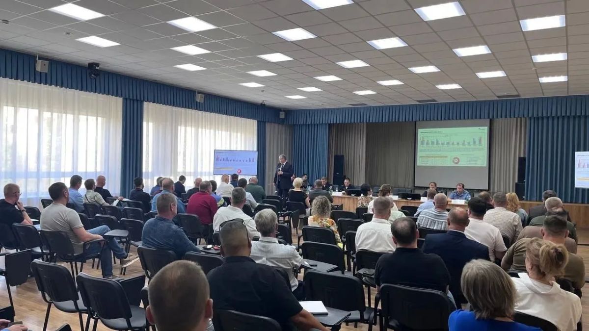 Госавтоинспекторы Югры проводят ликбезы в трудовых коллективах Госавтоинспекторы Югры проводят ликбезы в трудовых коллективах