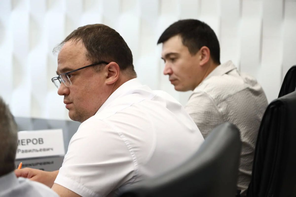 Дмитрий Кощенко: Провел рабочее совещание с руководителями ресурсоснабжающих организаций Дмитрий Кощенко: Провел рабочее совещание с руководителями ресурсоснабжающих организаций