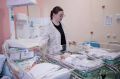 Губернатор Югры поздравил югорчанку с рождением первой в Год молодой семьи тройни