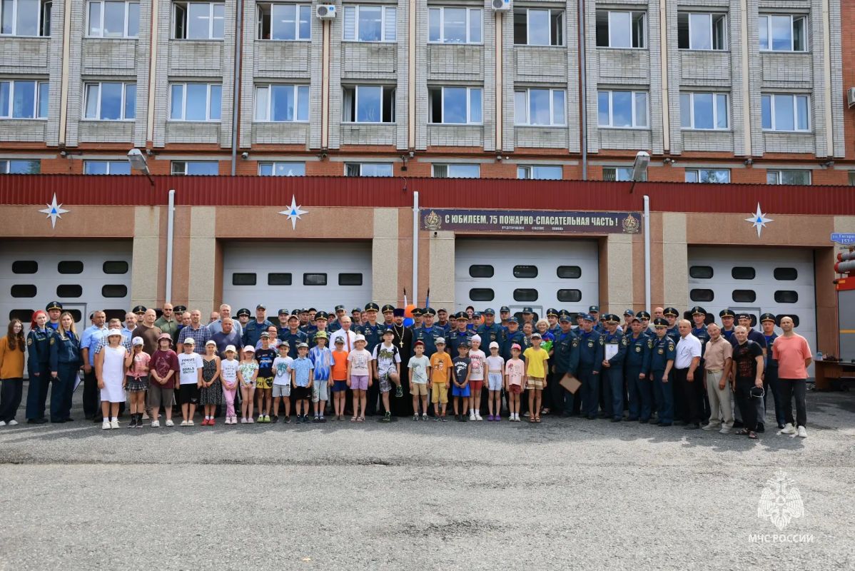 В Ханты-Мансийске состоялось торжественное мероприятие, посвященное 40-летию со дня образования 75 пожарно-спасательной части В Ханты-Мансийске состоялось торжественное мероприятие, посвященное 40-летию со дня образования 75 пожарно-спасательной части