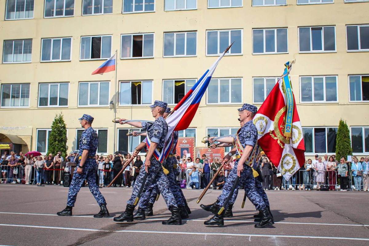 Сегодня в Санкт-Петербурге состоялась торжественная церемония принятия Военной присяги военнослужащими по призыву специального моторизованного Измайловского полка Северо-Западного округа Росгвардии Сегодня в Санкт-Петербурге состоялась торжественная церемония принятия Военной присяги военнослужащими по призыву специального моторизованного Измайловского полка Северо-Западного округа Росгвардии