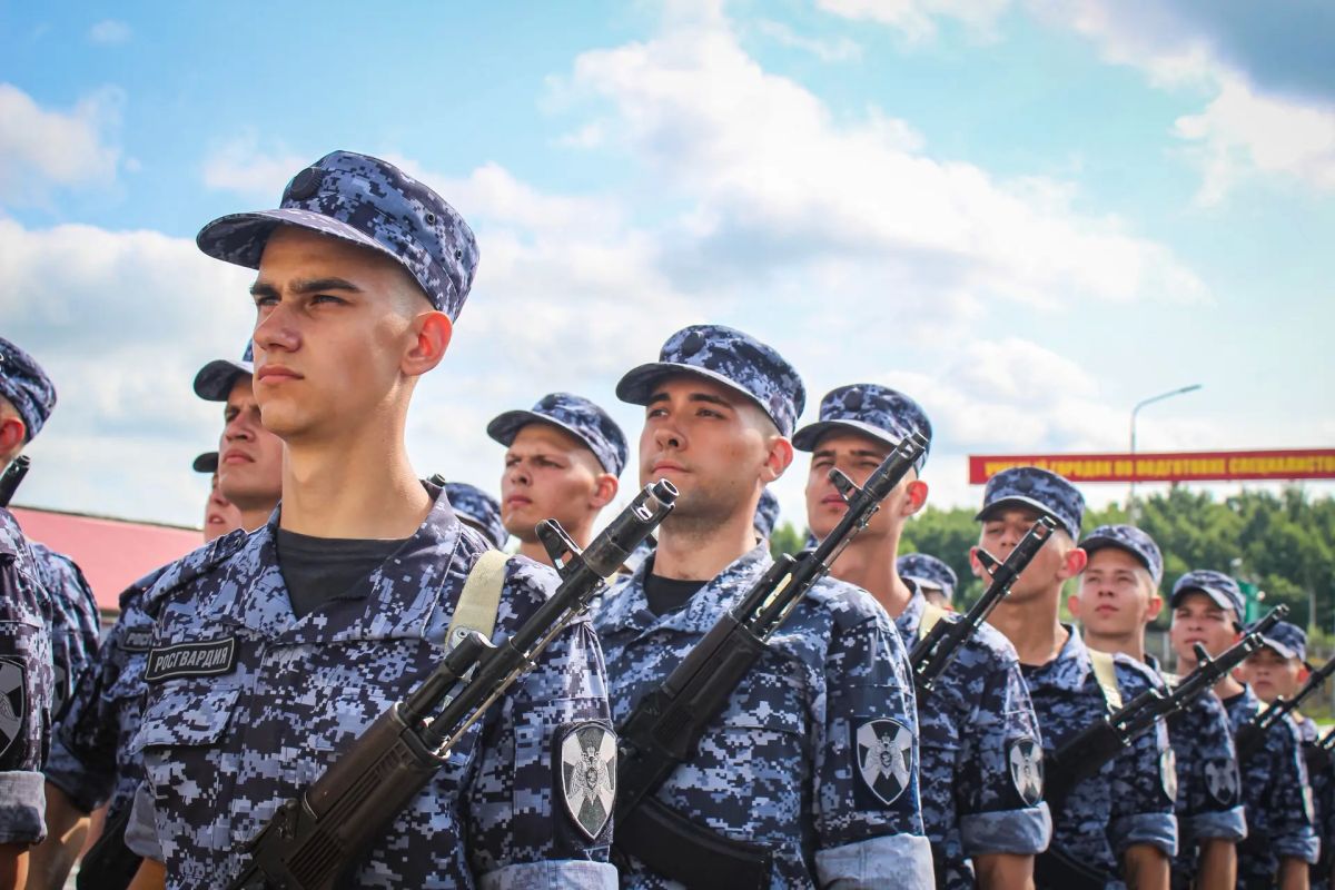 Сегодня в Санкт-Петербурге состоялась торжественная церемония принятия Военной присяги военнослужащими по призыву специального моторизованного Измайловского полка Северо-Западного округа Росгвардии Сегодня в Санкт-Петербурге состоялась торжественная церемония принятия Военной присяги военнослужащими по призыву специального моторизованного Измайловского полка Северо-Западного округа Росгвардии