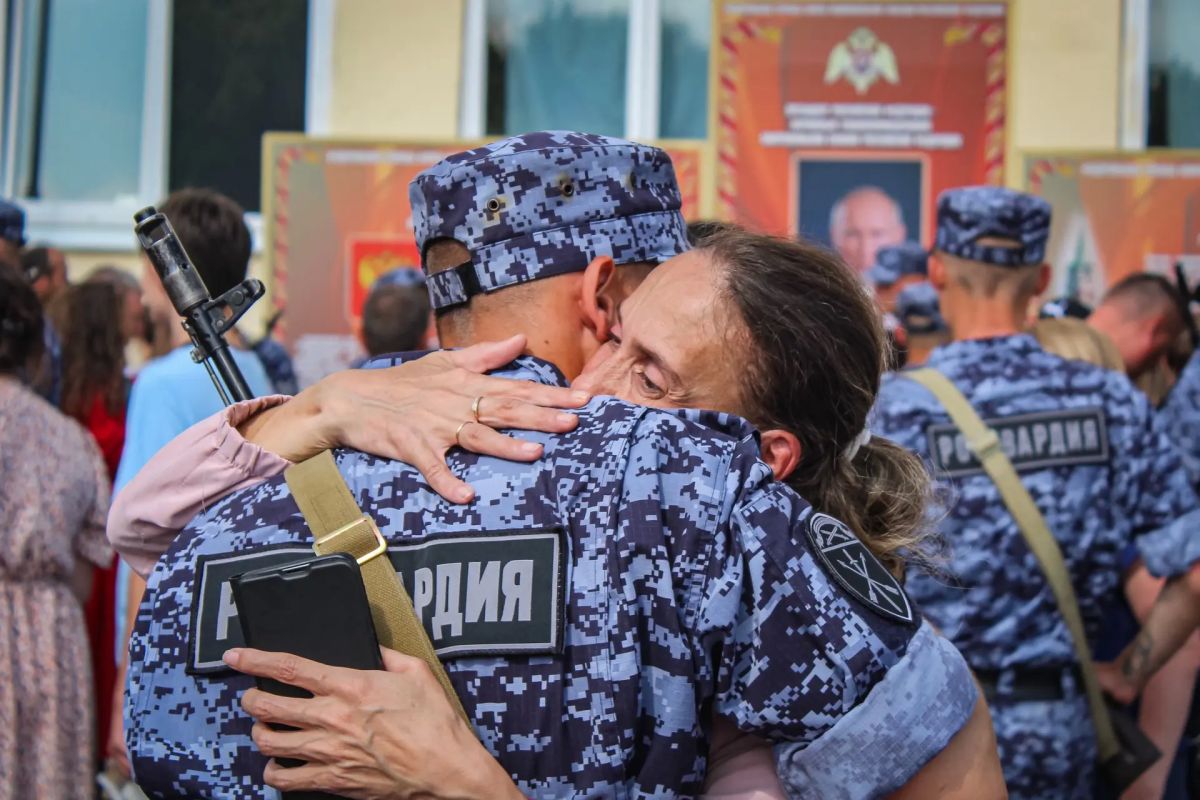 Сегодня в Санкт-Петербурге состоялась торжественная церемония принятия Военной присяги военнослужащими по призыву специального моторизованного Измайловского полка Северо-Западного округа Росгвардии Сегодня в Санкт-Петербурге состоялась торжественная церемония принятия Военной присяги военнослужащими по призыву специального моторизованного Измайловского полка Северо-Западного округа Росгвардии