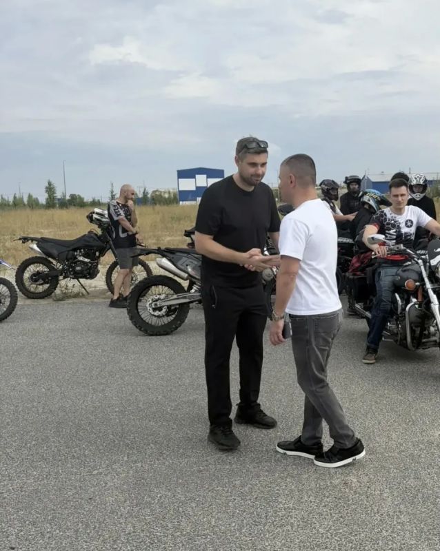 В Ханты-Мансийске состоялась неформальная встреча главного госавтоинспектора округа Алексея Кислякова и мотоциклистов В Ханты-Мансийске состоялась неформальная встреча главного госавтоинспектора округа Алексея Кислякова и мотоциклистов
