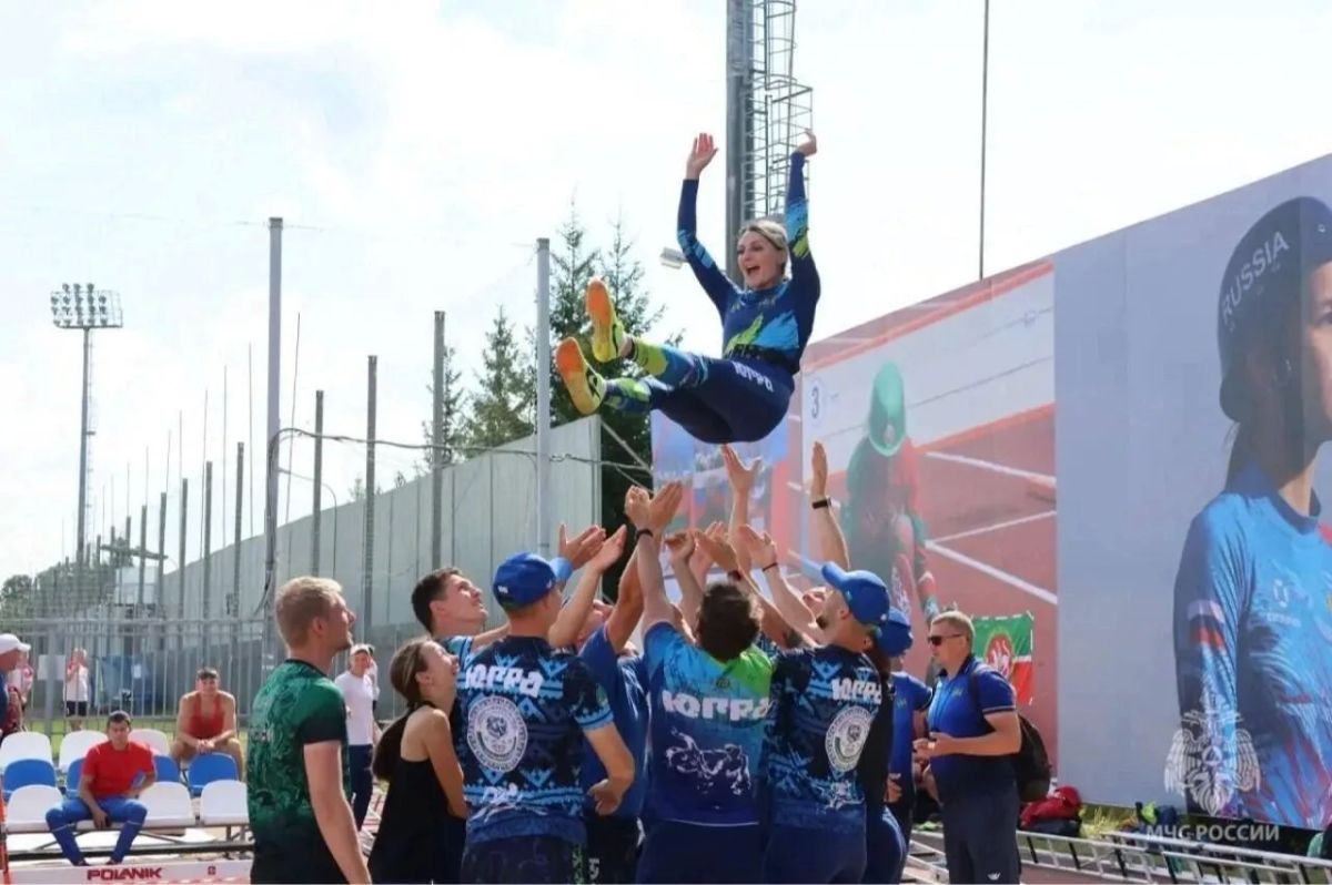 Спортсмены Югры продолжают покорять пьедестал на Чемпионате и Первенстве МЧС России по пожарно-спасательному спорту Спортсмены Югры продолжают покорять пьедестал на Чемпионате и Первенстве МЧС России по пожарно-спасательному спорту