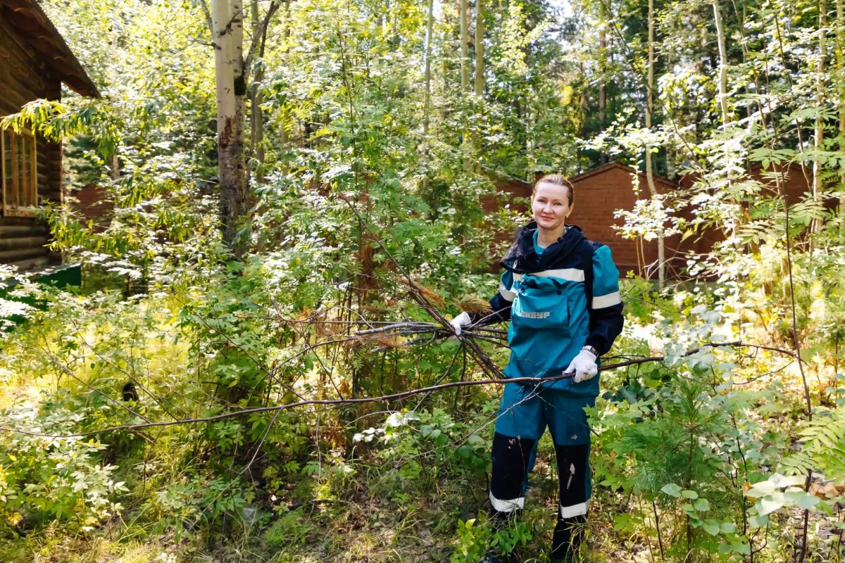 В природном парке «Сибирские увалы» волонтёры благоустроили территорию визит-центра «Хуторок» В природном парке «Сибирские увалы» волонтёры благоустроили территорию визит-центра «Хуторок»